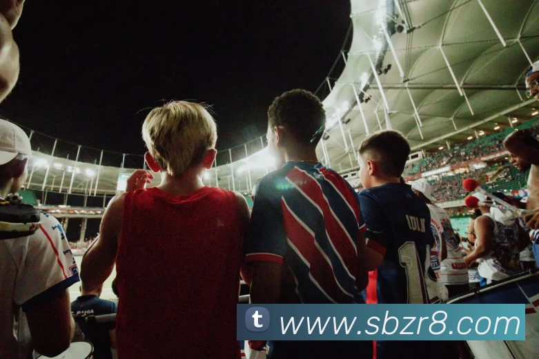 北京国安足球俱乐部喜迎新援哈维尔与托尔加汉正式加盟球队